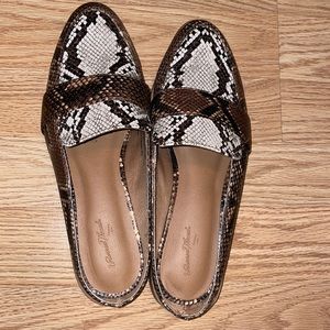 UNIVERSAL THREAD Faux Snake Skin Mules (Style-Amber) Taupe Size 6